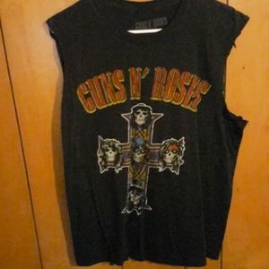 A guns n' roses Appetite for Destruction shirt with the sleeves cut out